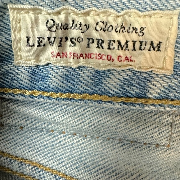 Free People Levi’s 501 Premium Jean Shorts in Light Wash Bleached Size 28 Big E - Picture 8 of 11